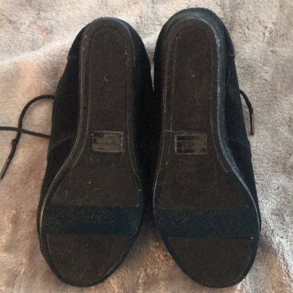 Cold weather is coming! Be prepared! Tom’s Black Suede Booties Worn few times - Picture 3 of 4